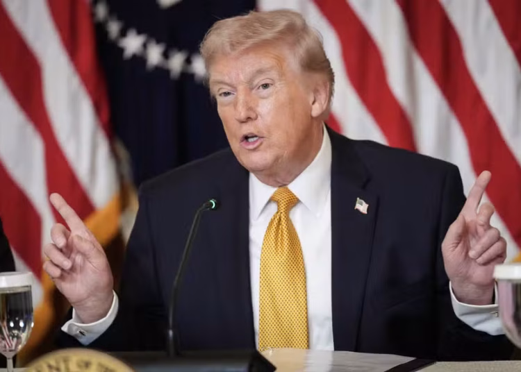 Trump suspende ataques a infraestruturas energéticas iranianas por 5 dias e anuncia conversas com o Irã, que nega