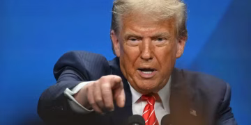 Trump ameaça Irã e diz que país pode “morrer esta noite” sem acordo com EUA
